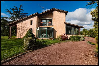 Maison 4 chambres + bureau, 243 m2 avec piscine photo 2